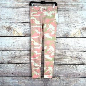 NWT Joe’s Pink and white Camo Ultra Slim Fit Jegging